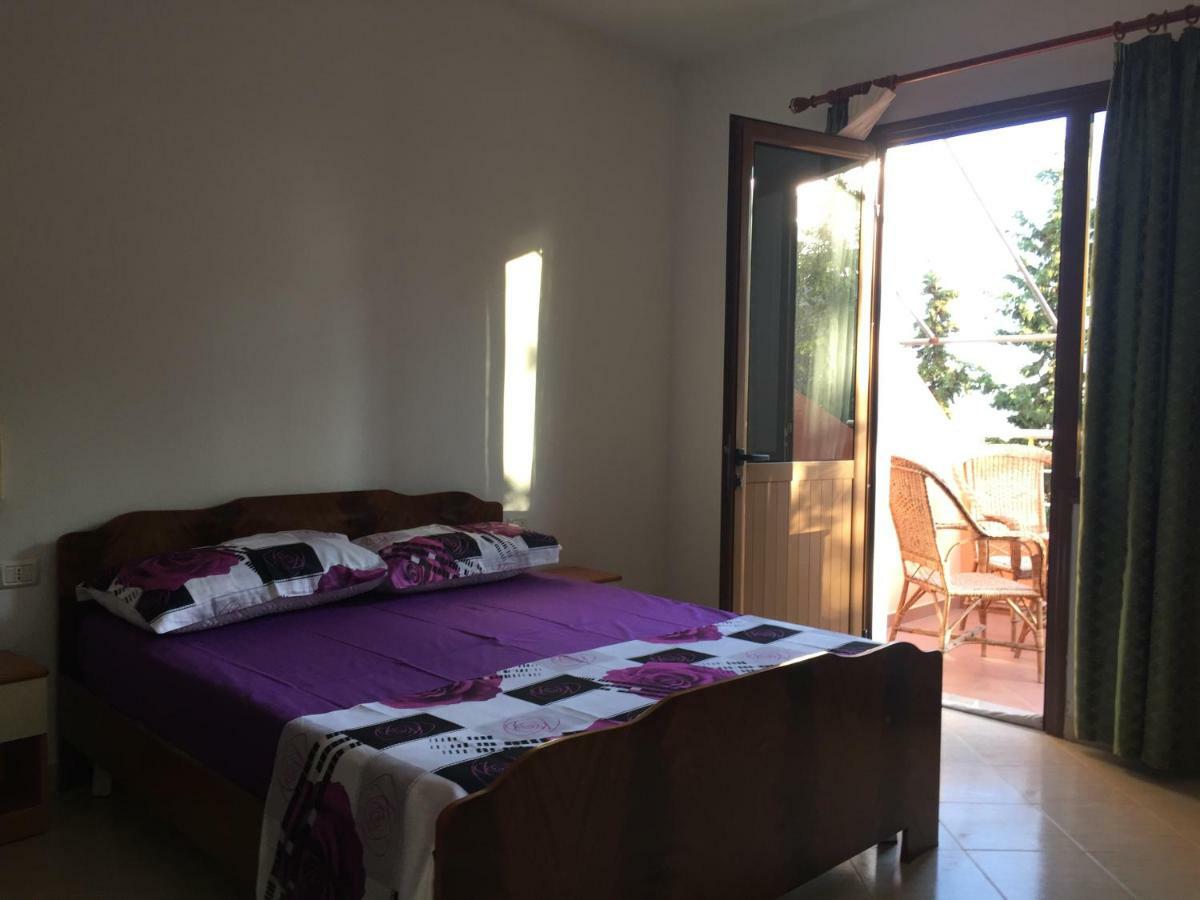 Hotel Moris Дуррес Екстер'єр фото
