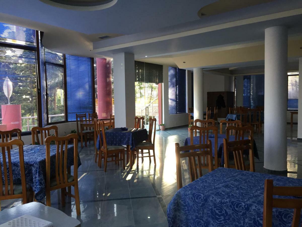 Hotel Moris Дуррес Екстер'єр фото