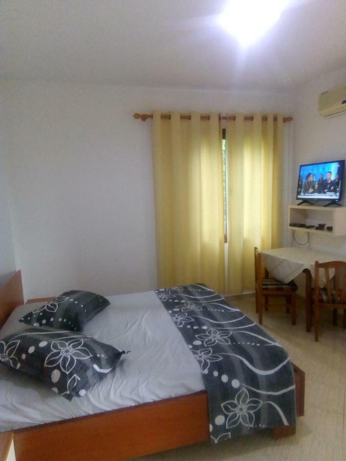 Hotel Moris Дуррес Екстер'єр фото
